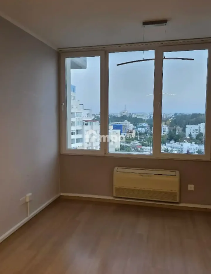 Office 250 m² for rent in Nicosia, Agioi Omologites