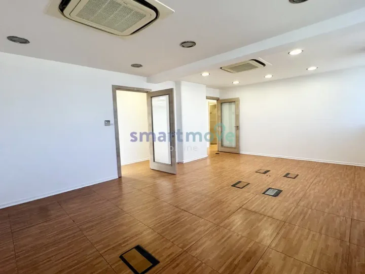 Office 300 m² for rent in Limassol, Agios Athanasios