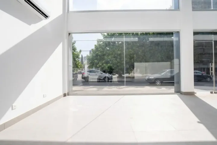 Office 112 m² for rent in Limassol, Limassol - Petrou Kai Pavlou