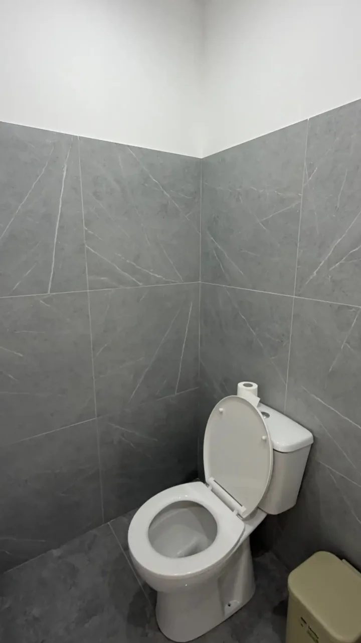 Office 100 m² for rent in Larnaca, Larnaka - Sotiros