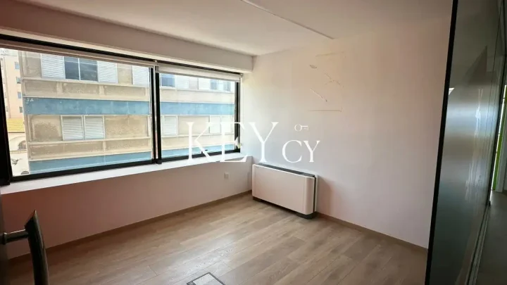 Офис 276 м² в аренду в Limassol, Limassol - Agia Triada