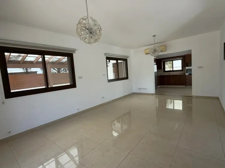 Detached house for rent 134 m² in Limassol, Parekklisia
