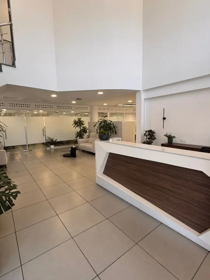 Office 825 m² for rent in Limassol, Limassol - Agios Nicolaos