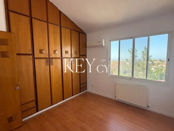 4-bedroom semi-detached house for rent 270 m² in Limassol, Limassol - Agia Fyla