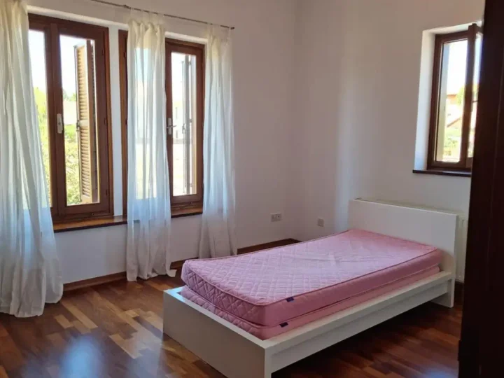 4-bedroom villa for rent 272 m² in Nicosia, Egkomi