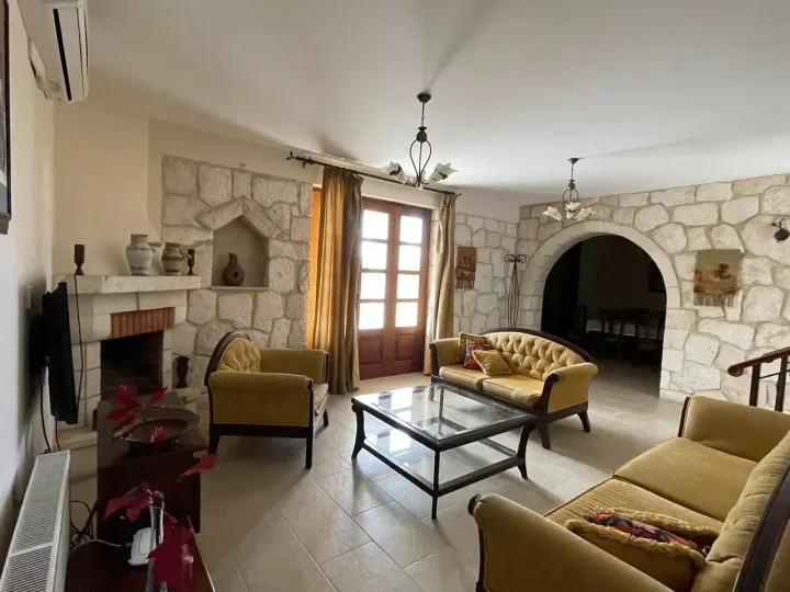 4-bedroom villa for rent 170 m² in Paphos, Peristerona Pafou