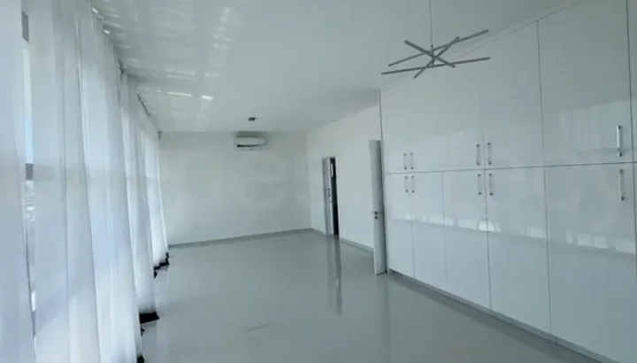 Office 400 m² for rent in Limassol, Germasogeia Tourist Area