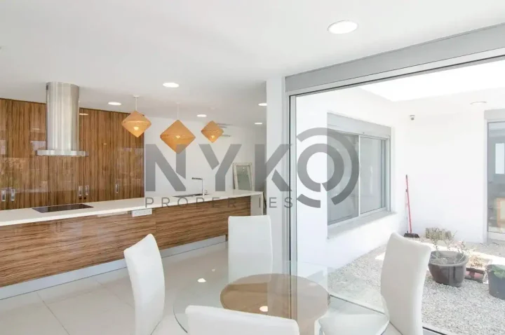 4-bedroom detached house for rent 340 m² in Limassol, Ypsonas