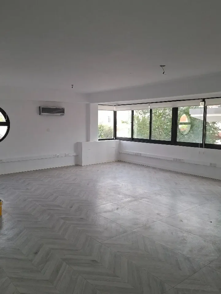 Office 90 m² for rent in Limassol, Limassol - Mesa Geitonia