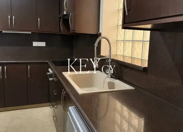 3-bedroom apartments for rent 165 m² in Limassol, Limassol - Petrou Kai Pavlou