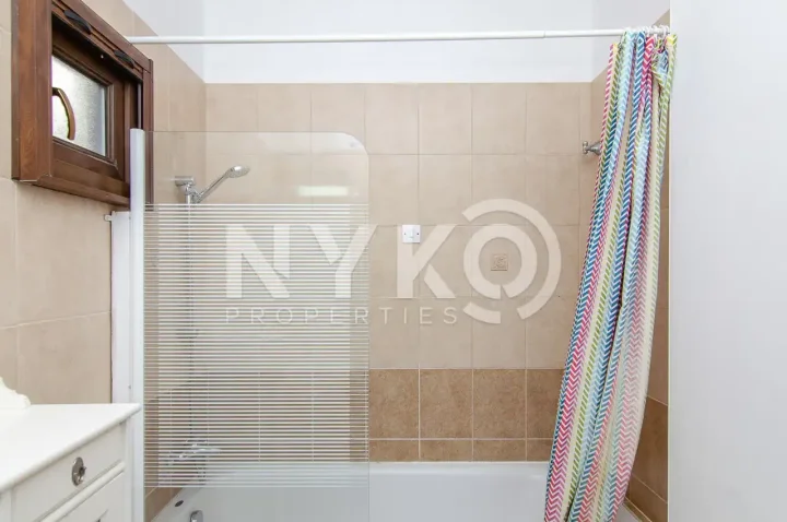 Detached house for rent 250 m² in Limassol, Akrounta