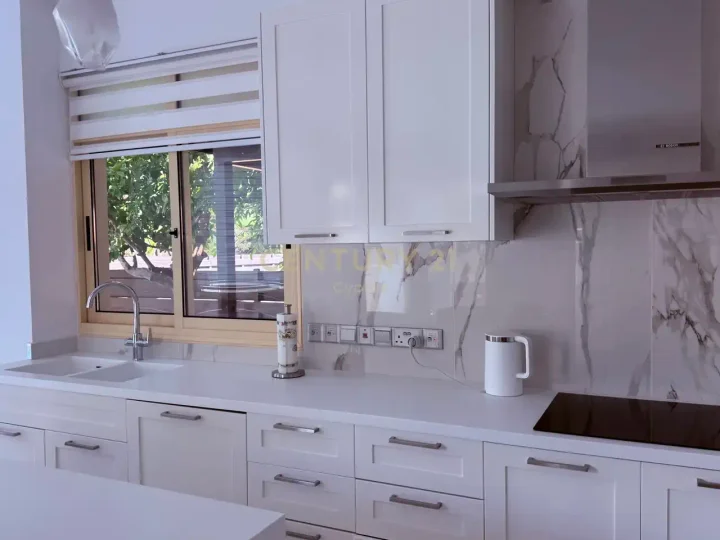 5-bedroom villa for rent 214 m² in Limassol, Pyrgos Lemesou