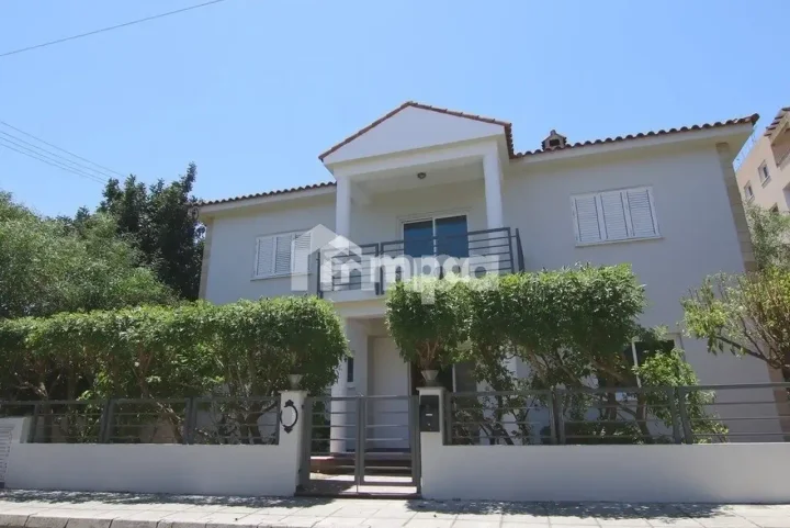 Detached house for rent 268 m² in Nicosia, Strovolos - Stavros