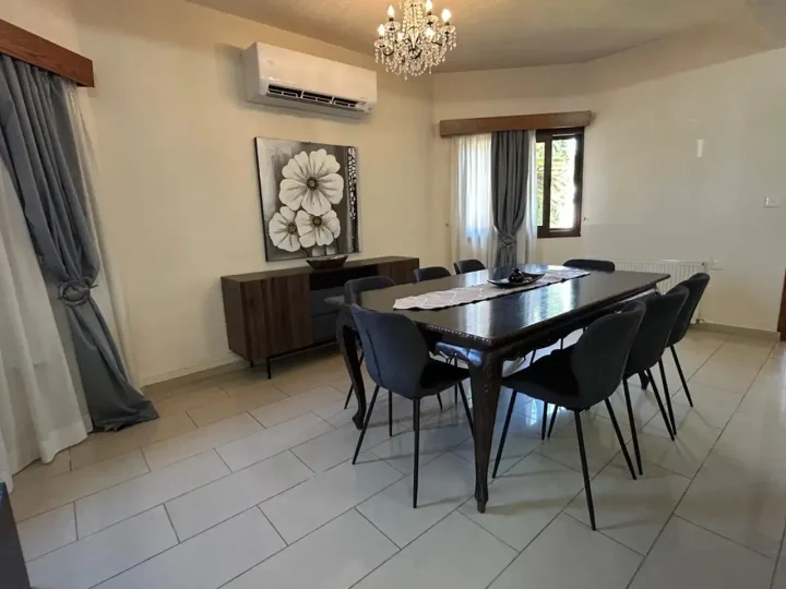 3-bedroom semi-detached house for rent 180 m² in Limassol, Ekali