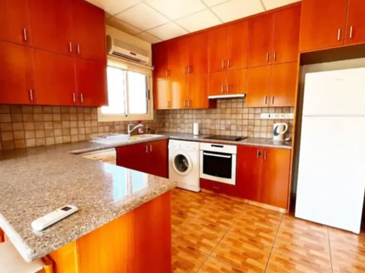 Apartments for rent 100 m² in Limassol, Limassol - Agios Nicolaos