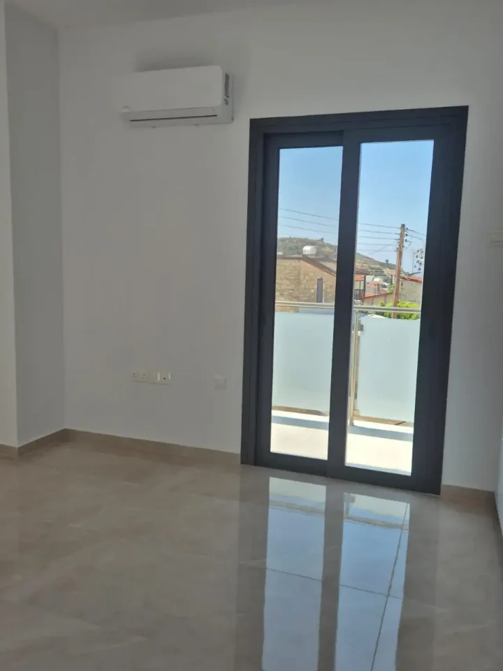Двухквартирный дом в аренду 130 м² в Limassol, Agios Tychon