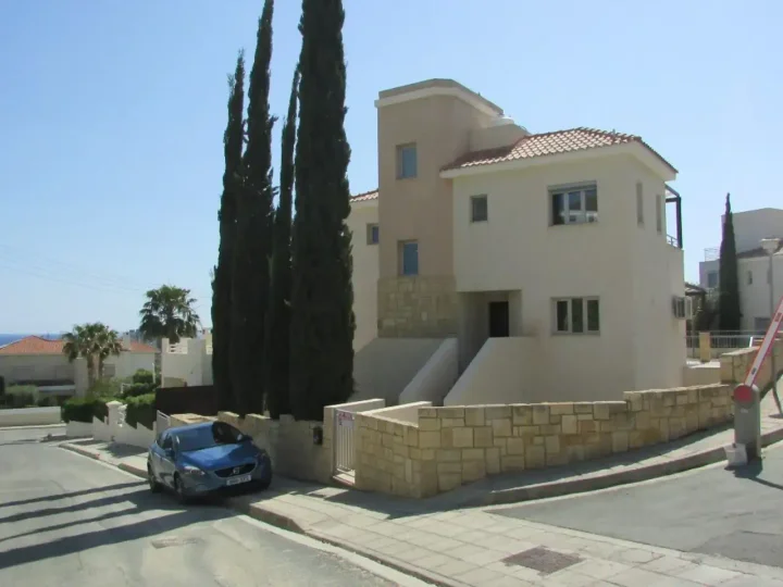 Detached house for rent 201 m² in Limassol, Agios Tychon