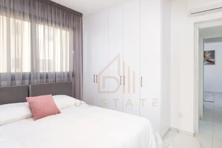 2-bedroom apartments for rent 90 m² in Larnaca, Larnaka - Finikoudes