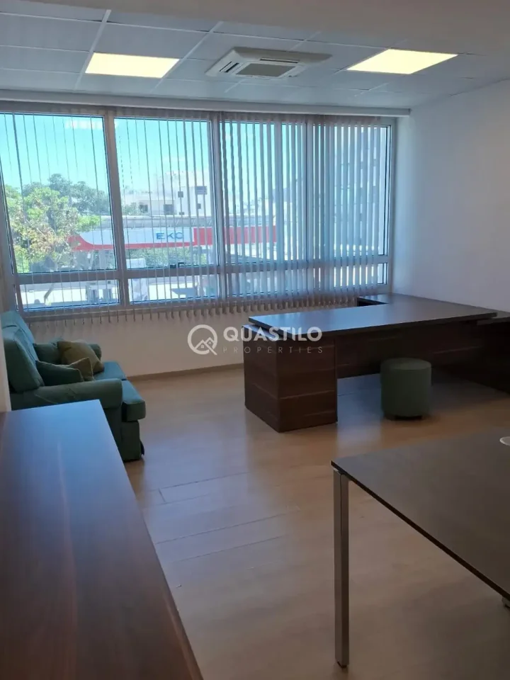 Office 240 m² for rent in Limassol, Limassol - Agia Zoni