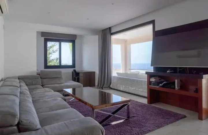 Villa for rent 300 m² in Paphos, Pegeia