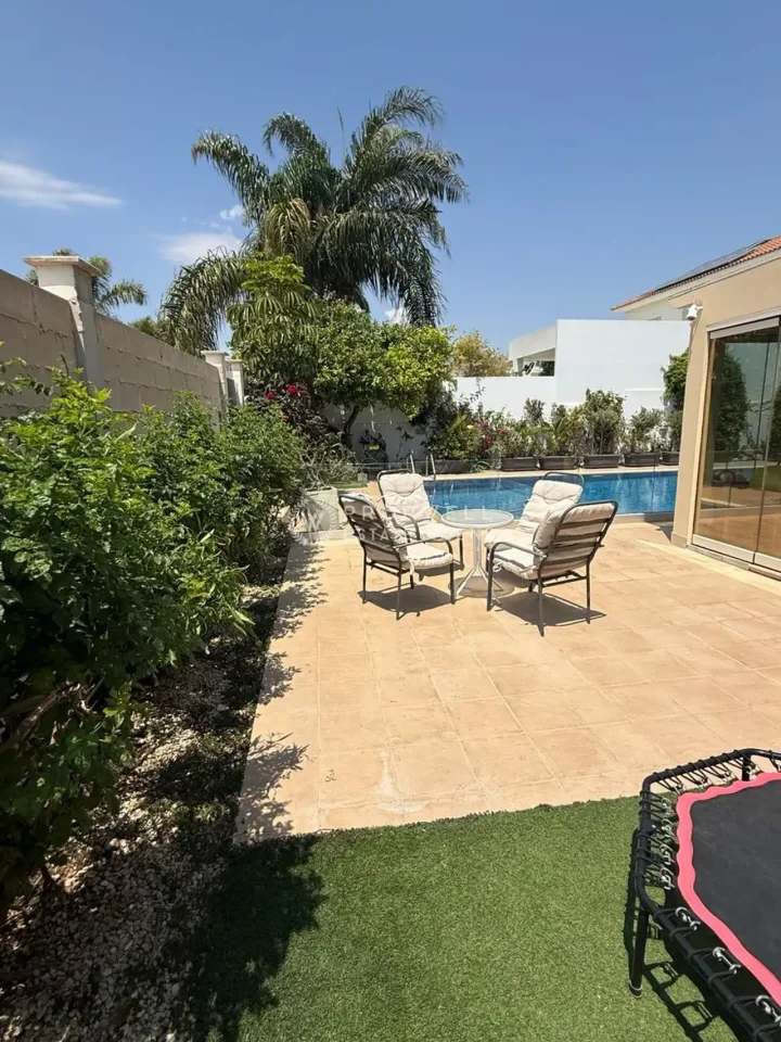 4-bedroom villa for rent 275 m² in Larnaca, Dekeleia