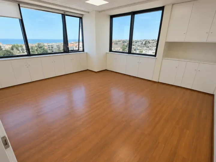 Office 460 m² for rent in Paphos, Paphos - Agios Theodoros