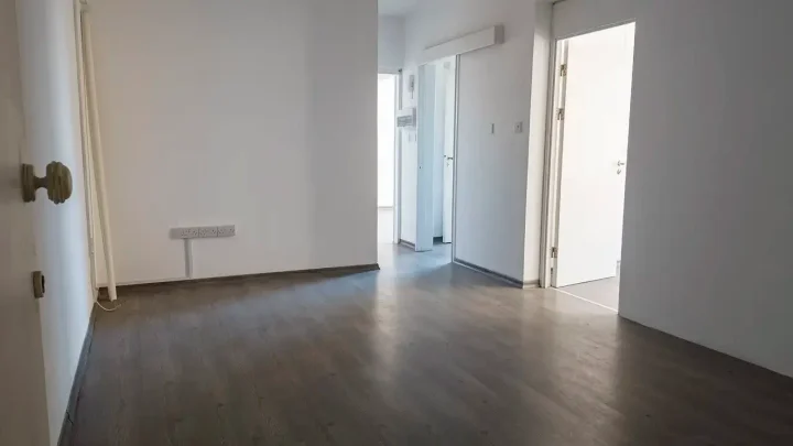 Office 90 m² for rent in Limassol, Limassol - Agia Zoni