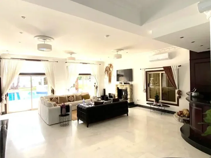 5-bedroom villa for rent 400 m² in Larnaca, Meneou