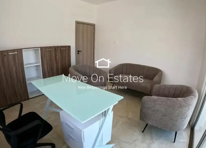 Office 25 m² for rent in Larnaca, Larnaka - Chrysopolitissa