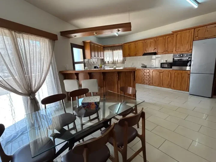 3-bedroom semi-detached house for rent 180 m² in Limassol, Ekali