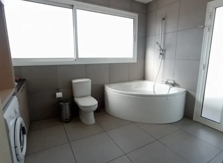 2-bedroom apartments for rent 100 m² in Limassol, Limassol - Mesa Geitonia