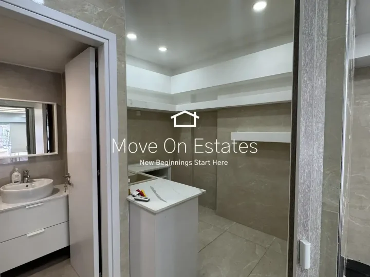 Trading area 60 m² for rent in Larnaca, Larnaka - Skala