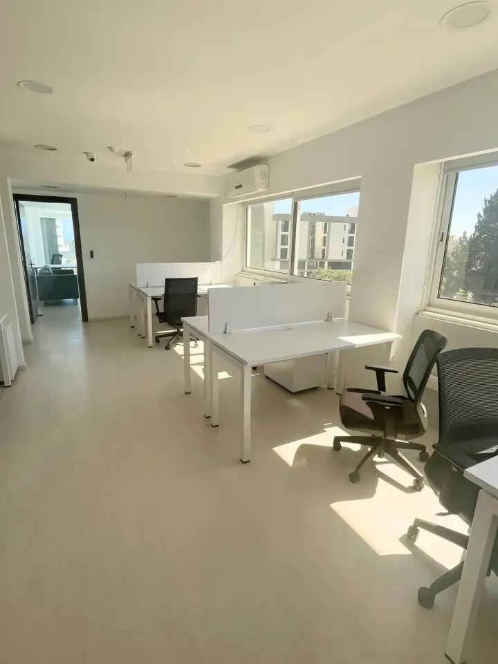 Office 500 m² for rent in Limassol, Limassol - Linopetra