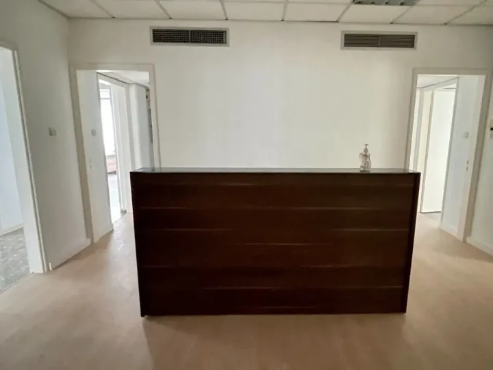 Office 250 m² for rent in Limassol, Limassol - Agios Nicolaos