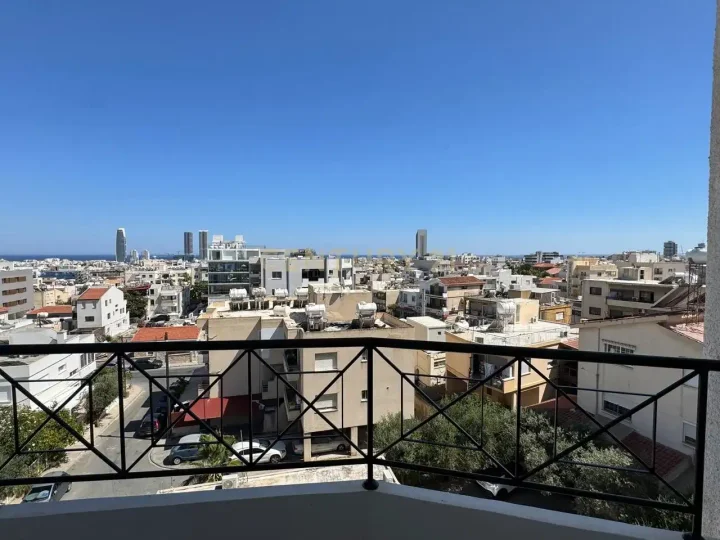 Office 171 m² for rent in Limassol, Germasogeia