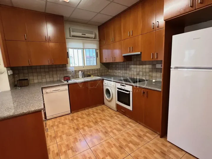 Semi-detached house for rent 100 m² in Limassol, Limassol - Agios Nicolaos