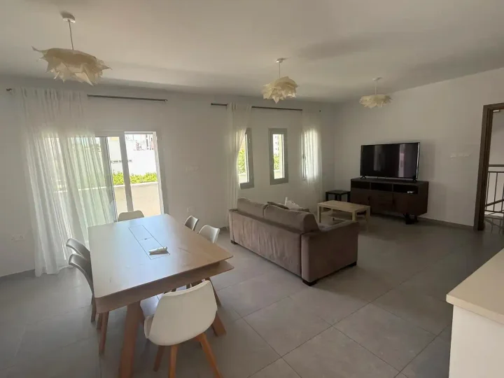 3-bedroom apartments for rent 180 m² in Limassol, Potamos Germasogeias