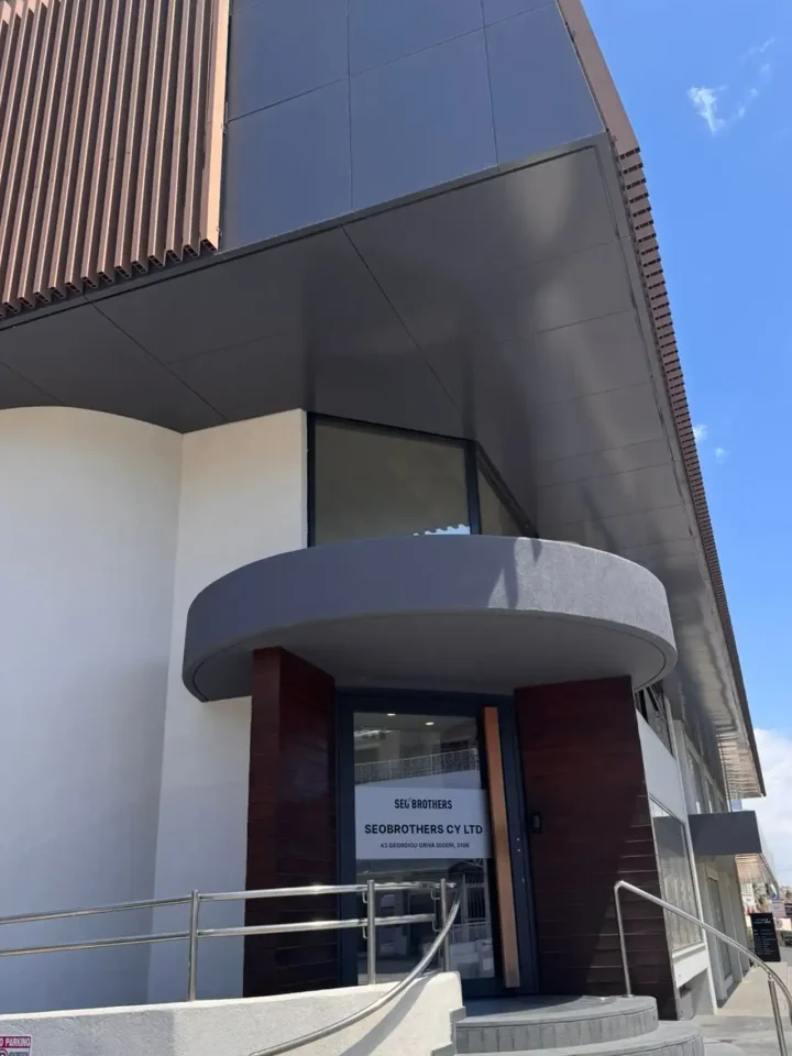 Office 825 m² for rent in Limassol, Limassol - Agios Nicolaos