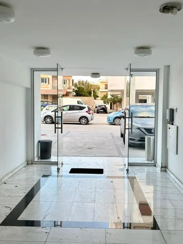Office 177 m² for rent in Paphos, Paphos - Agios Theodoros