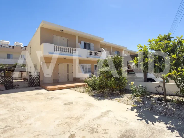 Semi-detached house for rent 116 m² in Paphos, Paphos - Universal