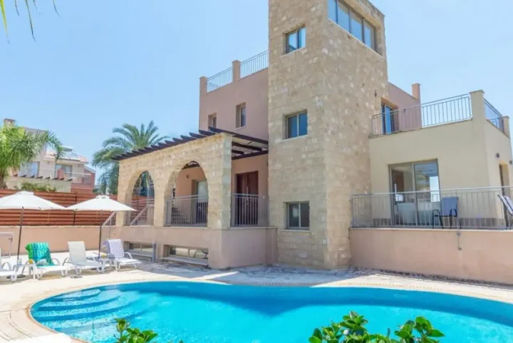 4-bedroom villa for rent 270 m² in Paphos, Polis Chrysochous