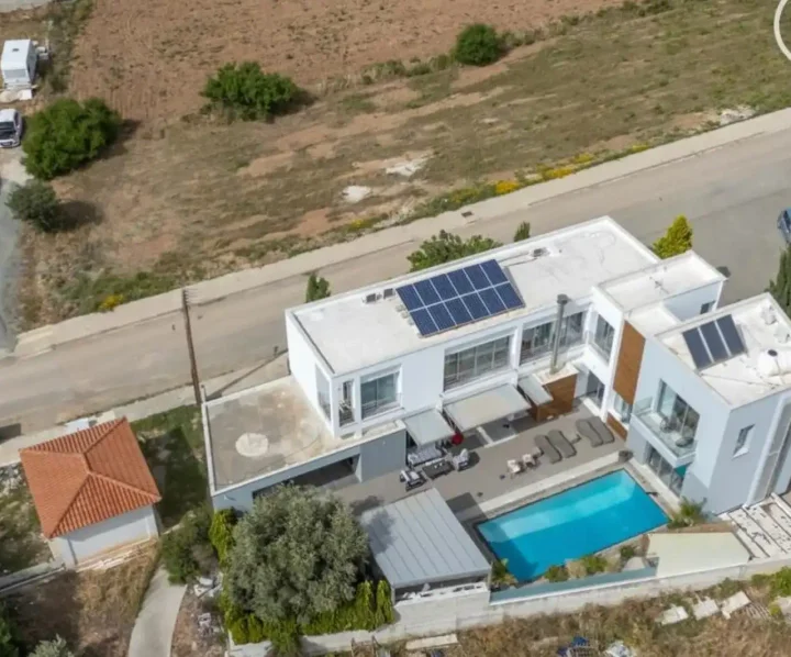 Detached house for rent 295 m² in Paphos, Mesogi