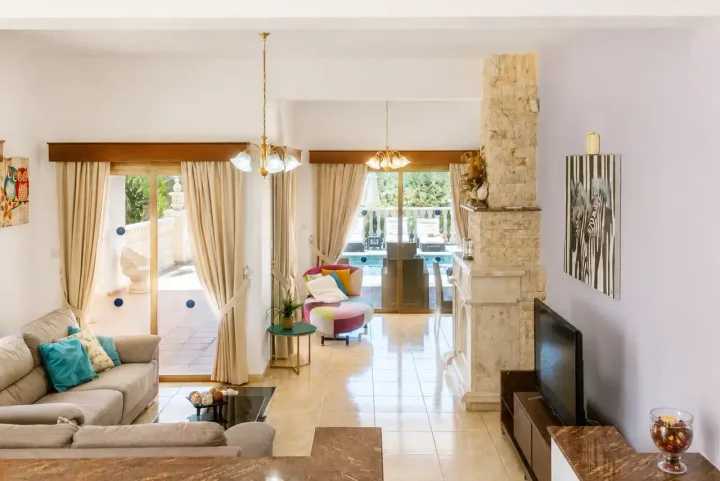 6+ bedroom detached house for rent 199 m² in Paphos, Pegeia