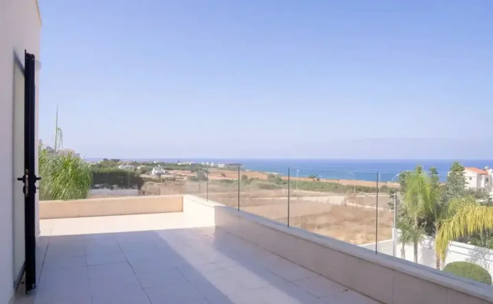 Villa for rent 300 m² in Paphos, Pegeia