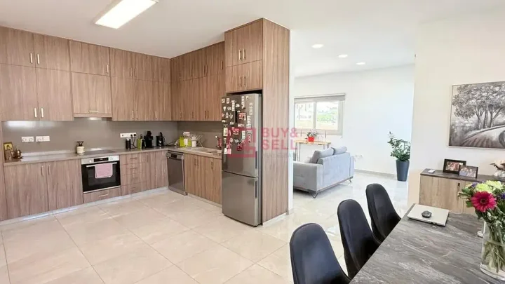 Semi-detached house for rent 150 m² in Limassol, Kato Polemidia