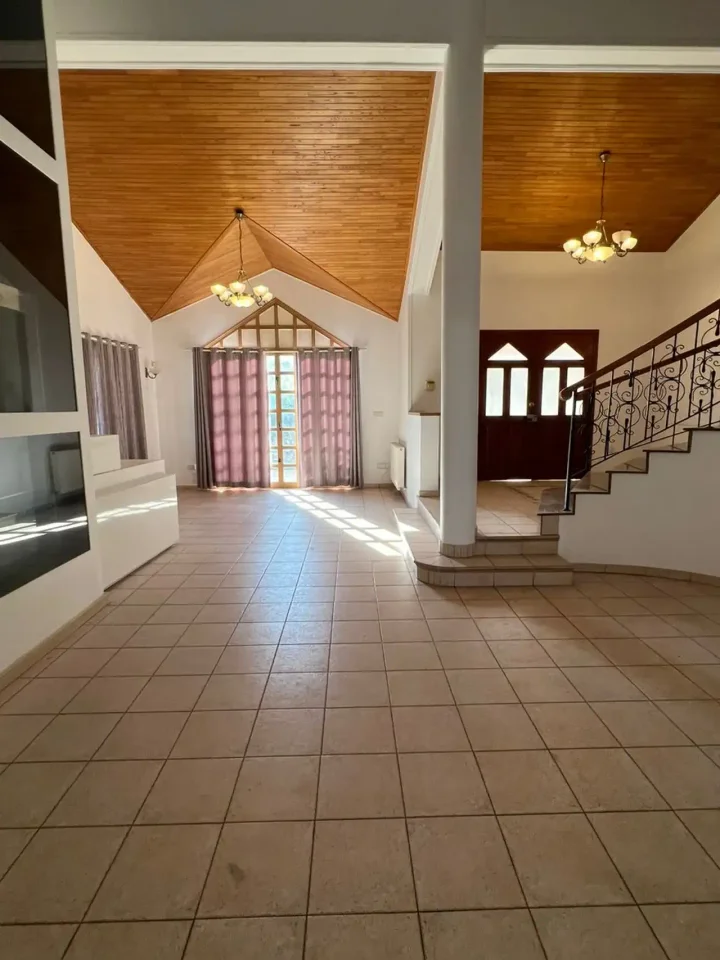 Semi-detached house for rent 325 m² in Limassol, Agios Athanasios
