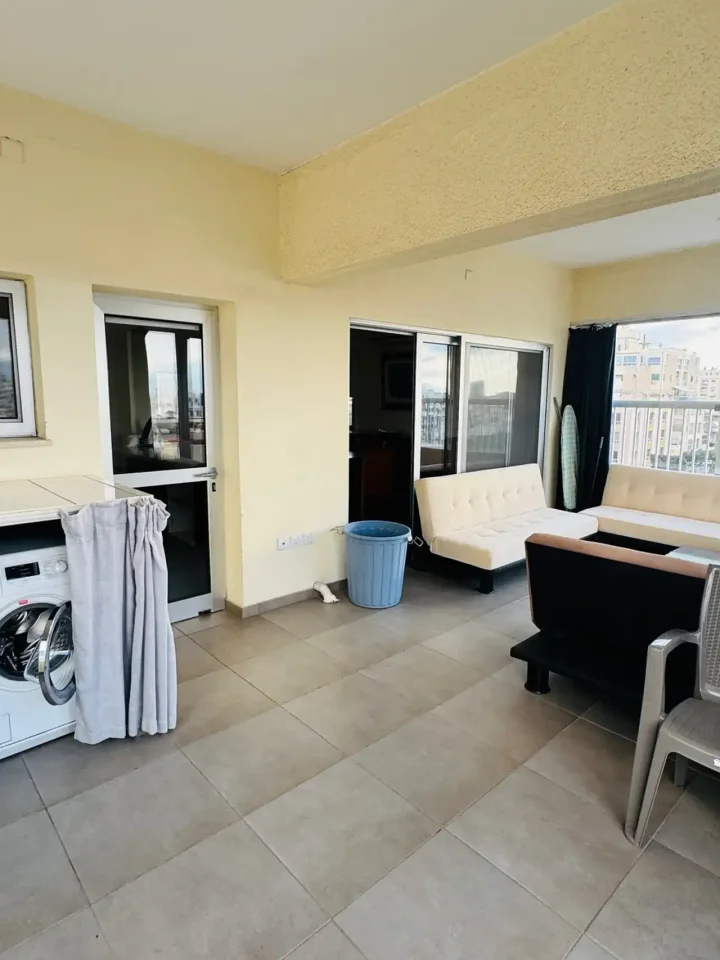 4-bedroom apartments for rent 195 m² in Nicosia, Nicosia - Lykabittos