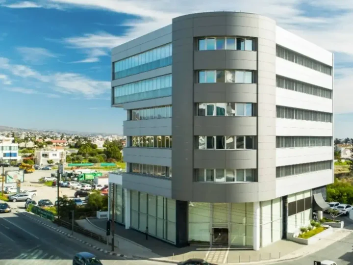 Office 434 m² for rent in Limassol, Limassol - Neapolis