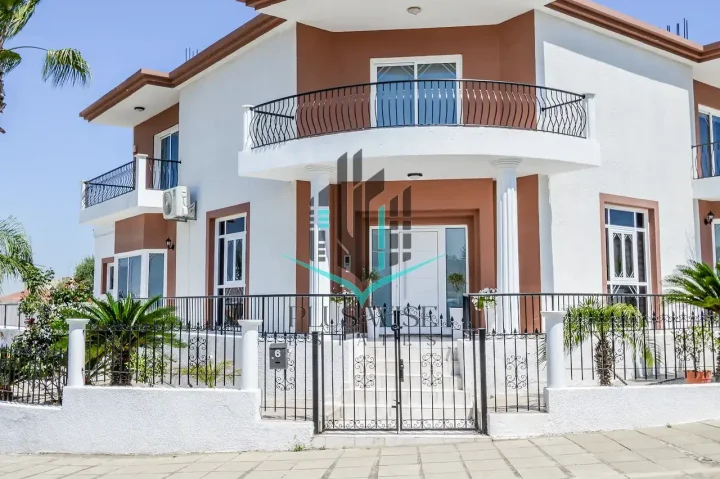4-bedroom villa for rent 350 m² in Larnaca, Oroklini