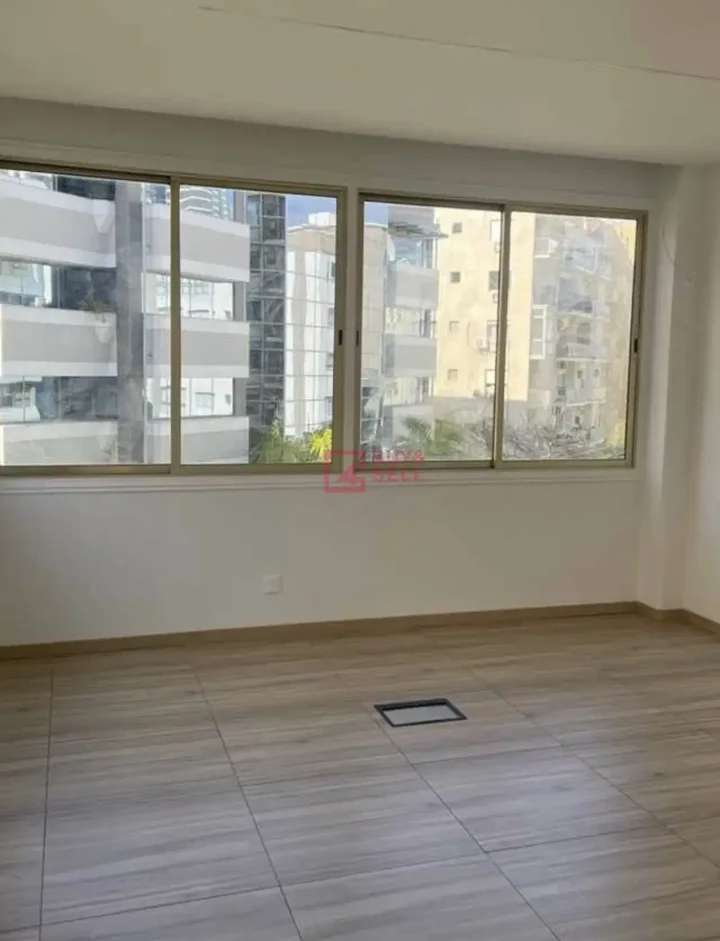 Γραφείο 250 μ² προς ενοικίαση στην τοποθεσία Limassol, Limassol - Neapolis